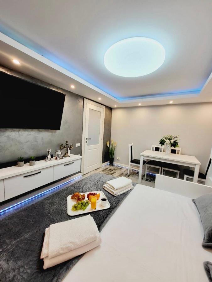 Studio Delux Giurgiu Ngoại thất bức ảnh
